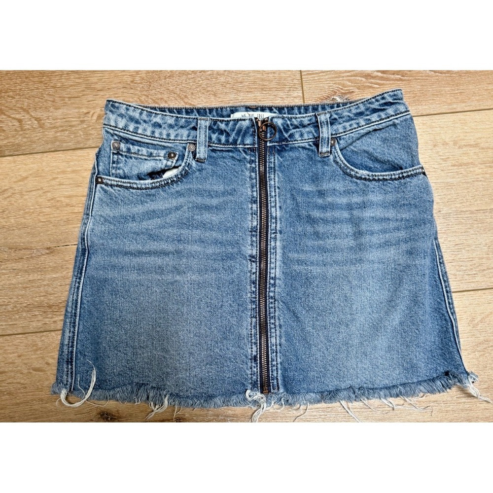 Free People We The Free Denim Mini Skirt Women's 27 Blue Front Zip Raw Hem Girly